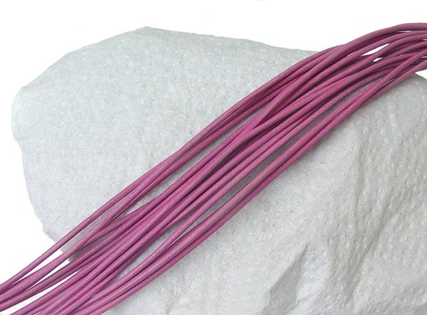 10 Stück Ziegenleder Rundriemen rosa, geschnitten, für Lederschmuck, Lederketten, Länge 100 cm, Ø 1 mm
