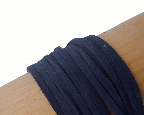 10 Stück Velourleder Rindleder Vierkantriemen blau am Bund, Länge 100 cm, Stärke ca. 2,00 mm, Breite ca. 3,00 mm
