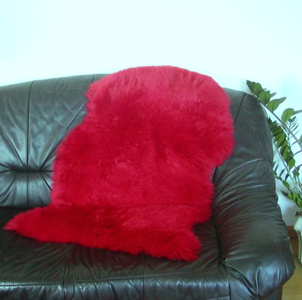 australische Lammfelle rot gefärbt waschbar, Haarlänge ca. 70 mm, ca. 100x68 cm
